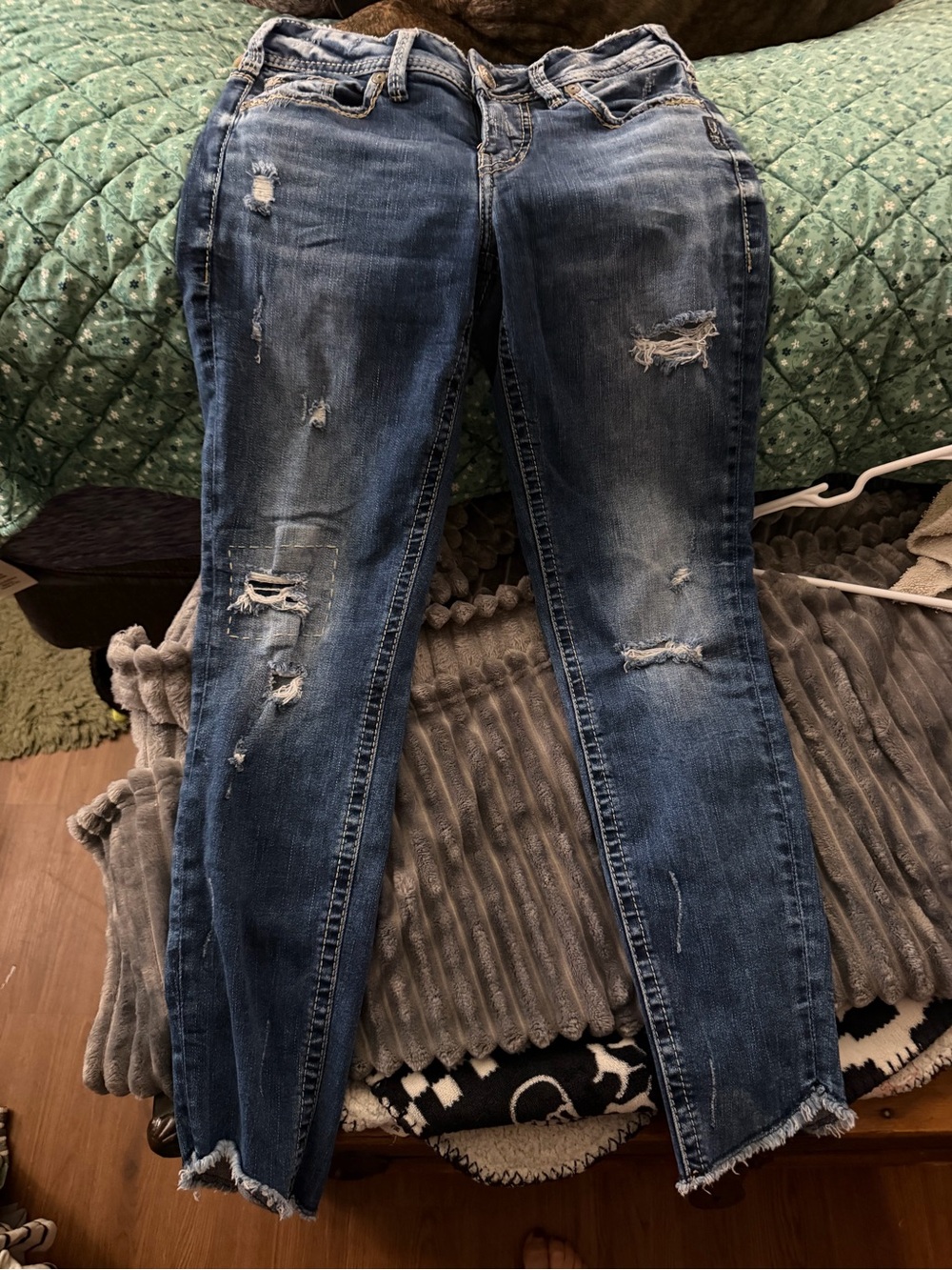 Silver Jeans Distressed Dark Blue Skinny Jeans